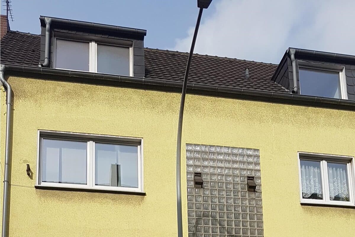Saniertes Mehrfamilienhaus aus dem RIVAG-Immobilienportfolio, Fassade instand gesetzt